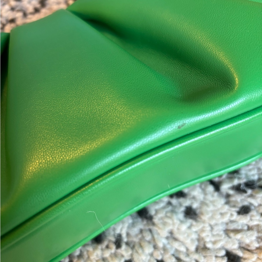 JW PEI Green Shoulder Bag with Ruched Design - Picture 4 of 6